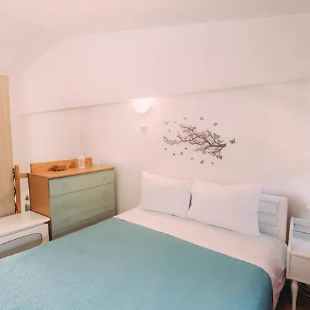 Yiannis' Maizonette - Happy 펜션 올림피아