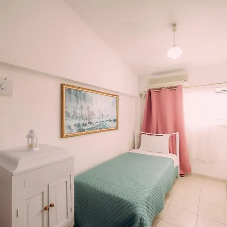 Feriehus Yiannis' Maizonette - Happy