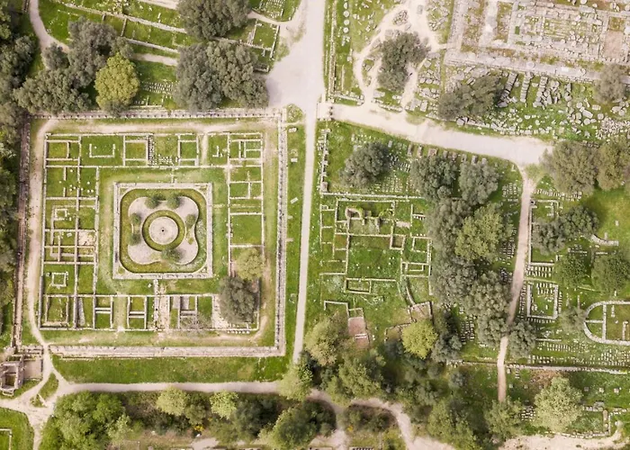 Yiannis' Maizonette - Happy *