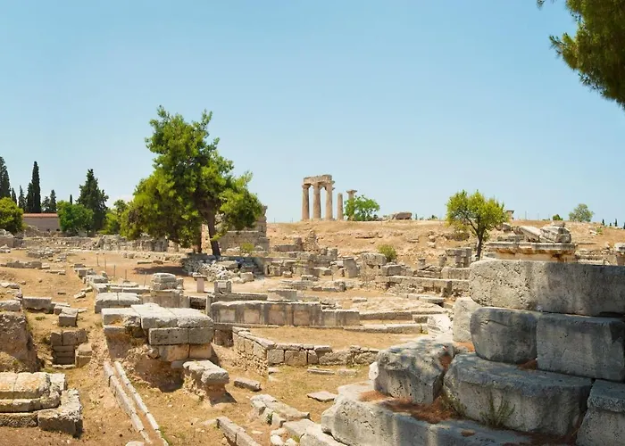 Yiannis' Maizonette - Happy