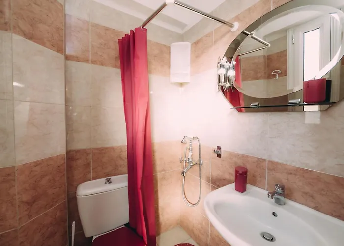 Yiannis' Maizonette - Happy